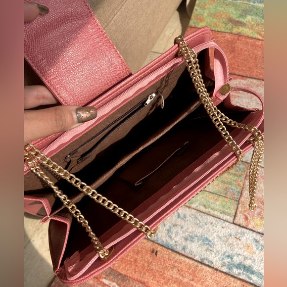 Pink/Cream PU leather sling Bag with Gold chain - Picture 3 of 3
